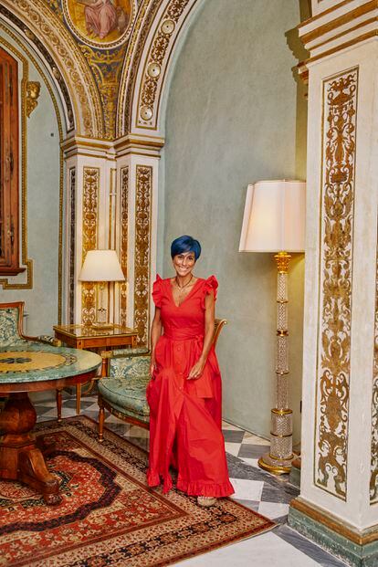 Paola Mencarelli, directora de las semanas del cóctel en Florencia, Toscana y Venecia, en una de las salas del hotel Four Seasons de Florencia. 