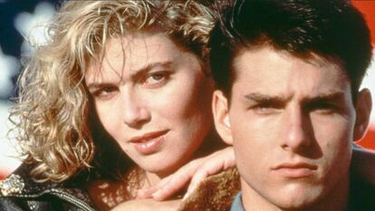 Kelly McGillis y Tom Cruise son una de las parejas más reconocibles del cine de los ochenta gracias a 'Top Gun', fantasía escapista de vuelo y romance que arrasó en taquilla y los convirtió a los dos en estrellas. Pero solo él está en la segunda parte que se estrena el año que viene. En vídeo, el tráiler de la primera película.