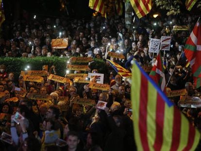 Manifestaci&oacute;n en Barcelona por la liberaci&oacute;n de los exconsejeros. 