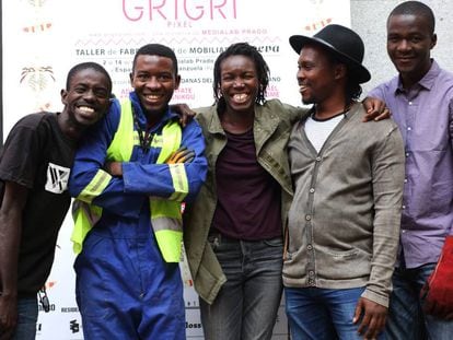Estos son los cinco innovadores africanos participantes en Grigri Pixel 2017: Bay Dam de VX Lab (Dakar, Senegal), Ismael Essome de Madiba & Nature (Kribi, Camerún), Mané Toure Ndèye de Côté Jardin (Dakar, Senegal), Aderemi Adegbite de ICAF (Lagos, Nigeria) y Afate Gnikou Kodjo de Woora Make (Lomé, Togo).