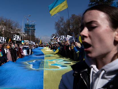 Manifestación de protesta contra la invasión rusa de Ucrania, el domingo 27 de febrero, en Madrid.