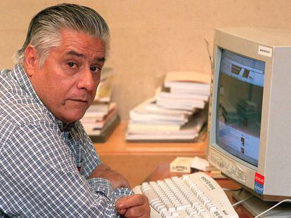 El periodista Miguel &Aacute;ngel Bastenier, en marzo de 2003.