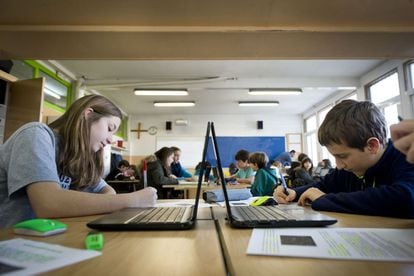 Alumnes de l'Escola Pia de Sitges.