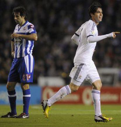 Kaká celebra su gol ante Valerón.