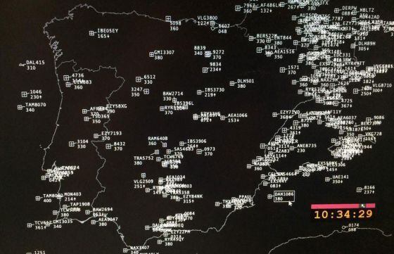 Mapa del tráfico aéreo a las 12.34 (10.34 G.M.T.). La diferencia con Barcelona era mucho mayor de lo habitual.