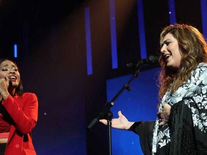 Estrella Morente y Nia Correia interpretan 'Volver' durante la gala 6 de Operación Triunfo 2020.