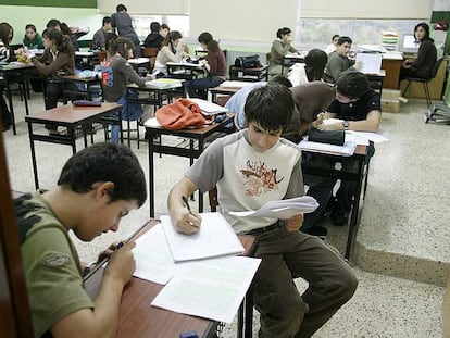 Alumnos de secundaria del colegio Vizcaya, en Zamudio.