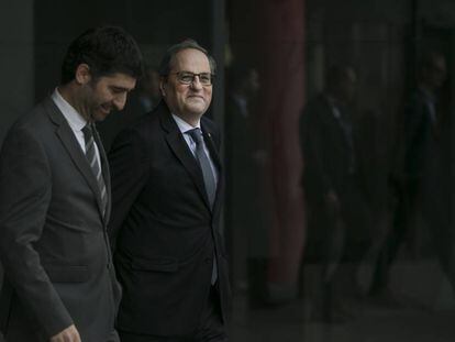 El presidente de la Generalitat, Quim Torra, junto con el consejero Jordi Puigneró. En video,Torra y el Parlament recurrirán la decisión de la JEC al Tribunal Supremo.