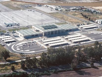 Edificio terminal del Aeropuerto de Jerez, en una imagen de archivo.