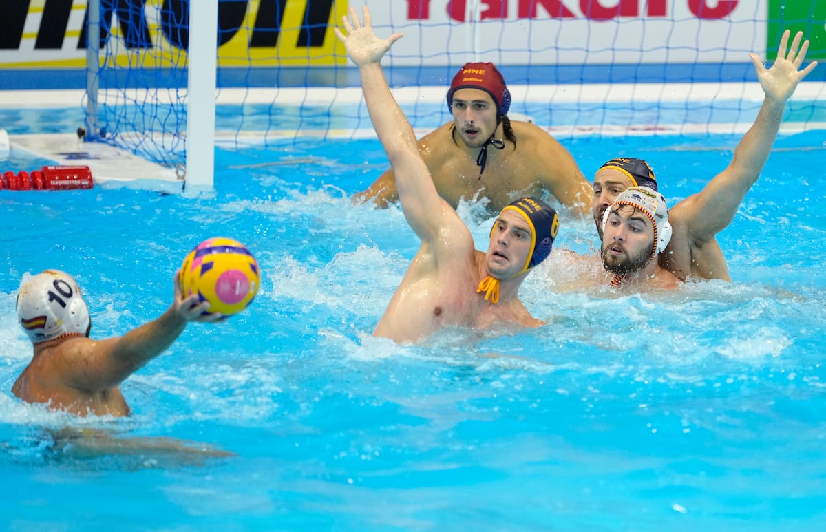 Felipe Perrone guió a España a sus cuatro cuartos de hora en el mundo del waterpolo |  deportados