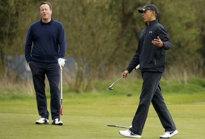David Cameron y Barack Obama juegan al golf en un club al norte de Londres.