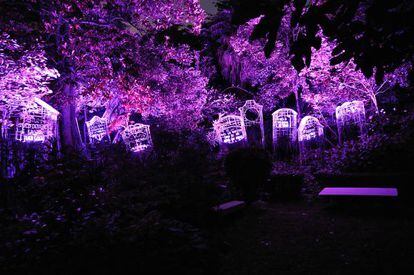 Aspecto final de la instalación Memoria del jardín, que Juan Garaizábal presentó en la Bienal de Venecia en el antiguo cementerio de San Trovaso.