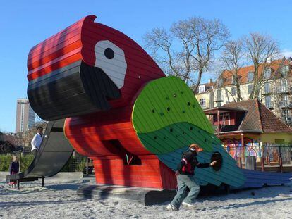 Uno de los espacios de juego infantil en los que se inspirar&aacute; el Ayuntamiento de Barcelona para renovar sus parques.
