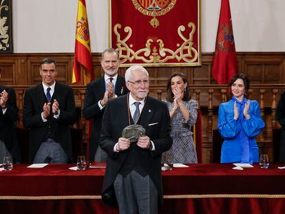 Luis Mateo Diez recibe el Premio Cervantes 2023, este martes en Alcalá de Henares.