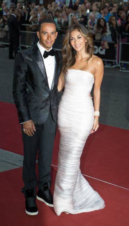 Lewis Hamilton y Nicole Scherzinger en los premios GQ de 2014.
