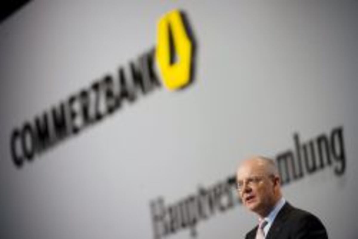 Commerzbank amplía capital para devolver las ayudas | Mercados
