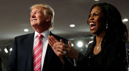 Omarosa Manigault junto a Donald Trump.