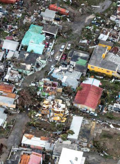 Foto aérea de la isla de San Martín, devastada tras el paso de Irma, el pasado 6 de septiembre.