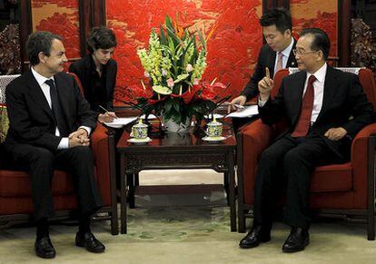 El presidente del Gobierno, José Luis Rodríguez Zapatero, se reúne con el primer ministro chino, Wen Jiabao.