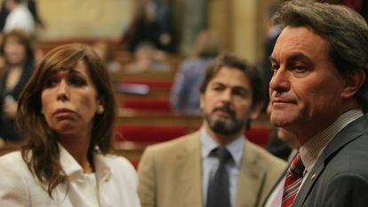 Sánchez-Camacho, Oriol Pujol y Artur Mas, en el Parlamento de Cataluña en 2011.