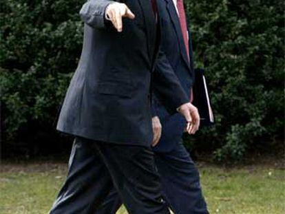Bush y Andrew Card, en la Casa Blanca.