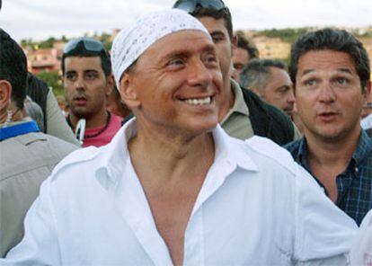 Berlusconi se dispone a recibir al matrimonio Blair el lunes durante sus vacaciones en Cerdeña.