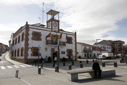 El edificio del Ayuntamiento de El Álamo.