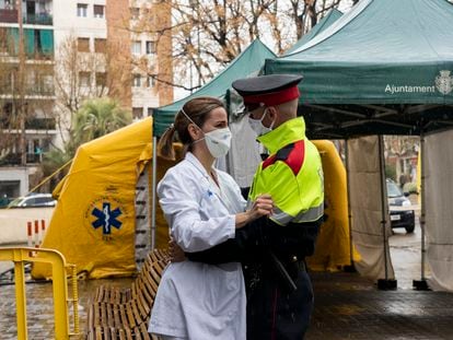 Homenaje al personal sanitario del Hospital de Igualada.