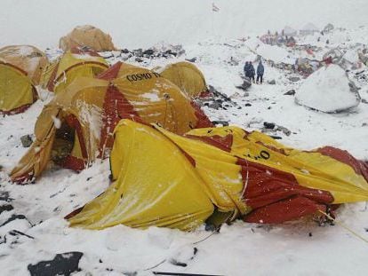 Imagen del campo base del Everest, ayer tras el terremoto sufrido por Nepal.