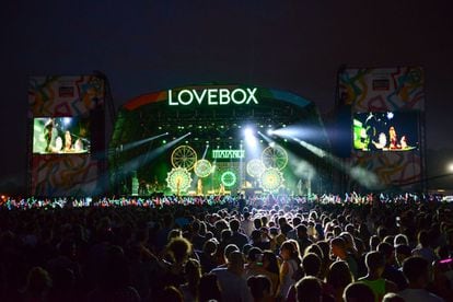 El festival Lovebox propone un gran espectáculo de música en Victo­ria Park, al este de Londres los próximos 15 y 16 de julio. Creado por el dúo de bailarines Groove Armada en 2002, ante la falta de festivales de esta clase en la capital británica, fue un éxito en su inicio, ha ido creciendo y consolidándose, y aunque su razón de ser es la música 'dance', incluye ya muchos otros géneros.