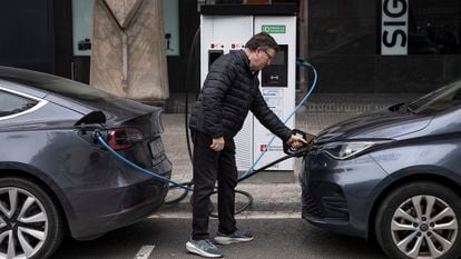 Un punto de carga para vehículos eléctricos de Endolla Barcelona.