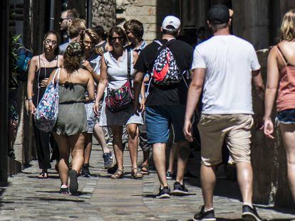 Turistas en el centro de Girona.