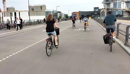 Un carril bici de casi diez metros de ancho, uno de los más amplios de la ciudad danesa.