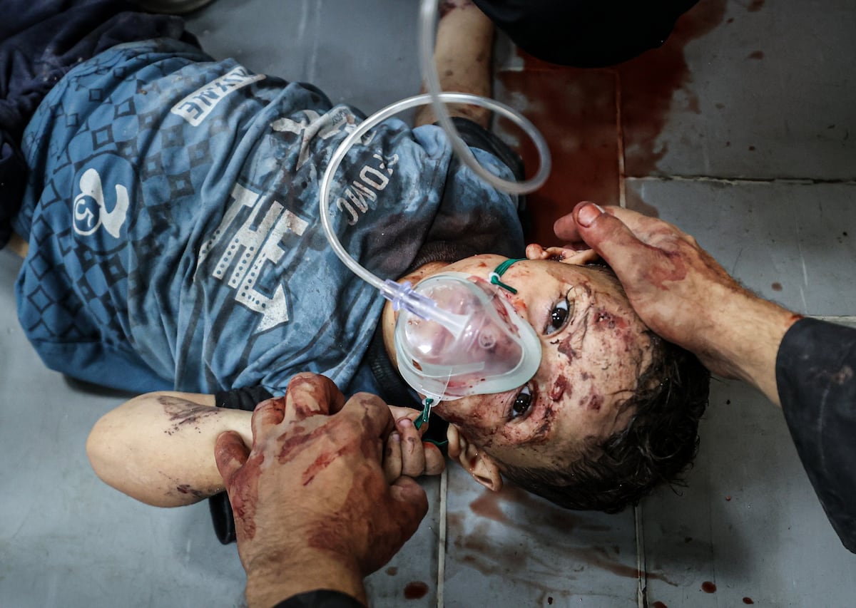 Israel estrecha el cerco sobre los hospitales de Gaza mientras crece la tensión con Hezbolá | Internacional