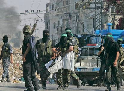 Fuerzas de seguridad de Hamás patrullan las calles de Gaza