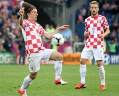 Modric y Rakitic, los dueños del centro del campo croata