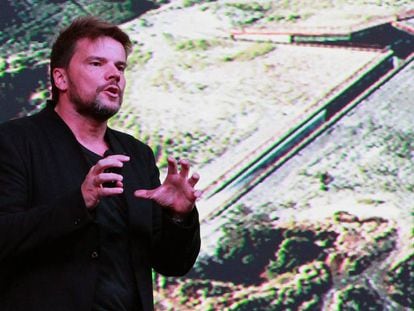 Bjarke Ingels durante su conferencia en el Centro Roberto Garza Sada.