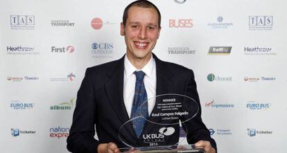 Raúl Campos Folgado con el premio.