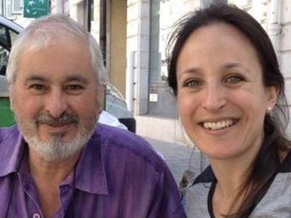 La mujer y su padre, fallecidos en el homicidio de Pau, Francia, en una imagen de Facebook.
