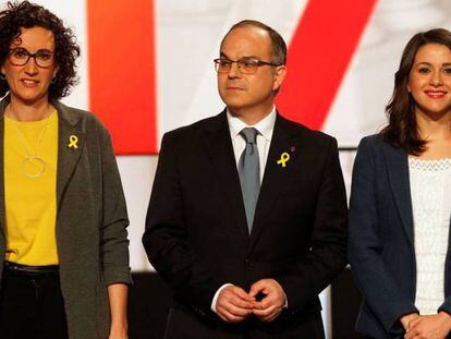 Marta Rovira, Jordi Turull e Inés Arrimadas antes de participar en el debate electoral en televisión.