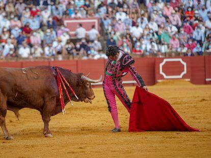 Morante de la Puebla , ante el toro de Juan Pedro Domecq con el que triunfó el 1 de octubre en La Maestranza.