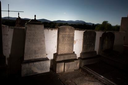 Tumba ubicada en el cementerio de Palma del matrimonio judío Heinemann, que se suicidó en la misma ciudad en 1940. 