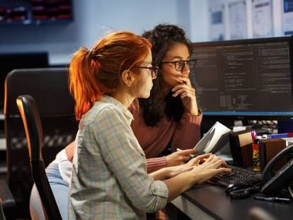 Cómo fomentar el empleo femenino en tecnología desde la empresa