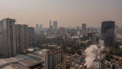 Vista aérea de la contaminación en Ciudad de México.