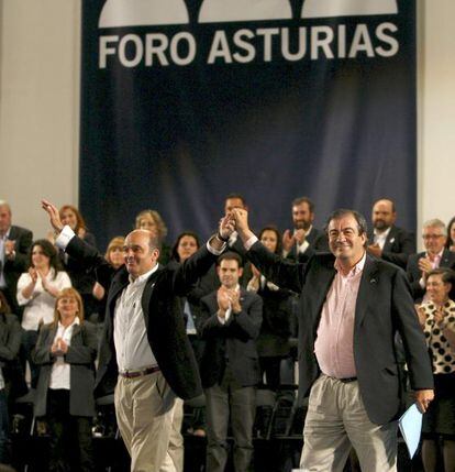 Cascos, junto al candidato a la Alcaldía de Oviedo