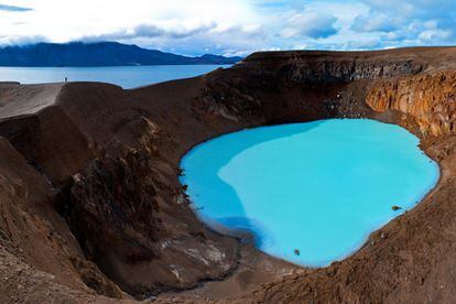 Dos lagos en el gigantesco cráter del volcán Askjia.