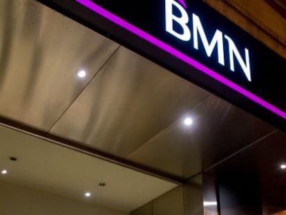 Fachada de una oficina de BMN