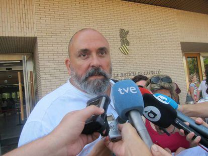 El secretario autonómico de Empleo, Enric Nomdedéu, tras declarar en el juzgado de instrucción 2 de Castellón.  