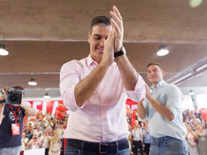 Pedro Sánchez y Juan Lobato en el inicio de la campaña del PSOE para las elecciones generales del 23-J.