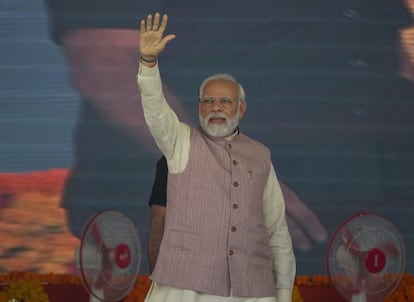 El primer ministro indio, Narendra Modi, saludaba el sábado, durante un acto en Hyderabad.